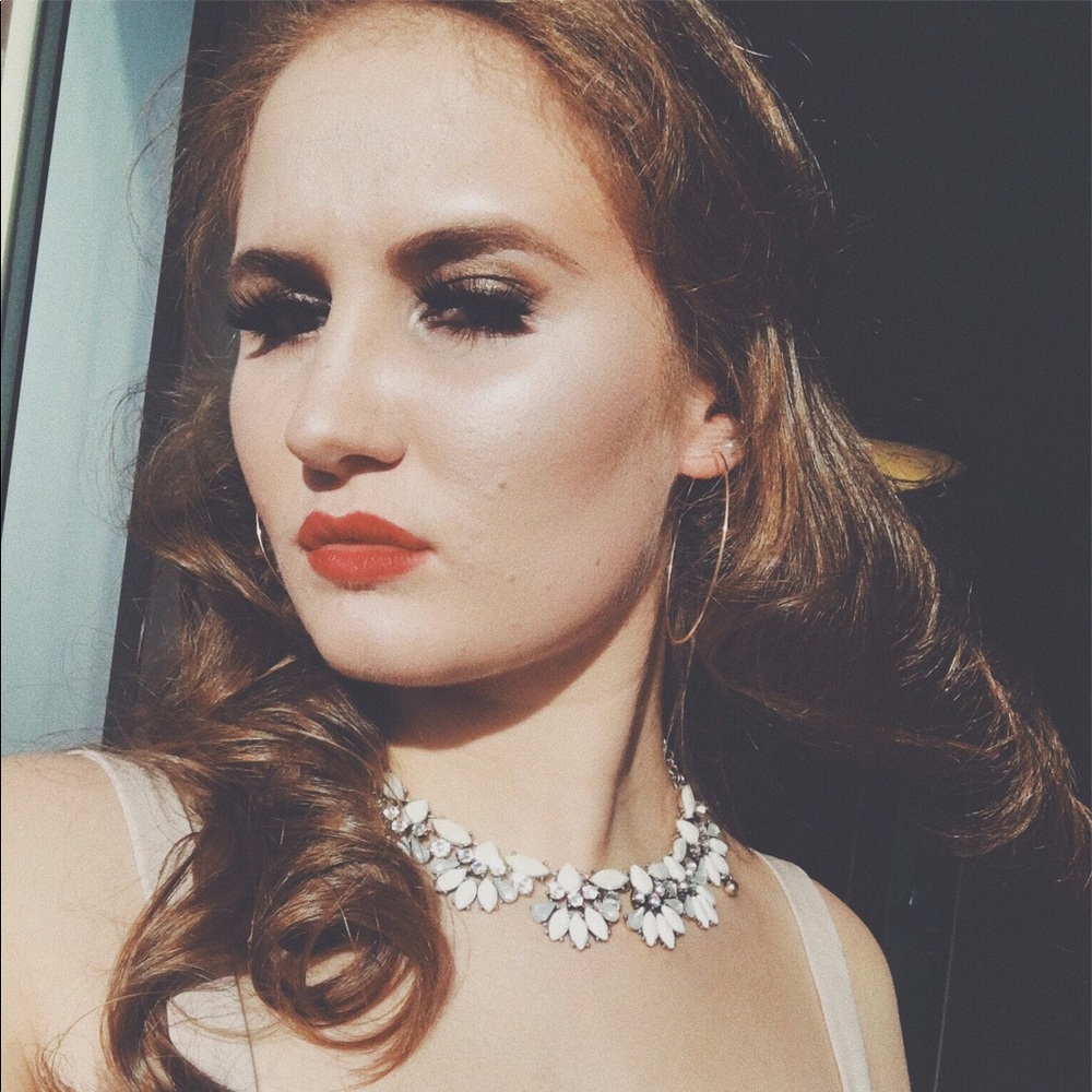 Meet your Posher, Lydia-jane